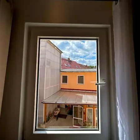 Place To Beee